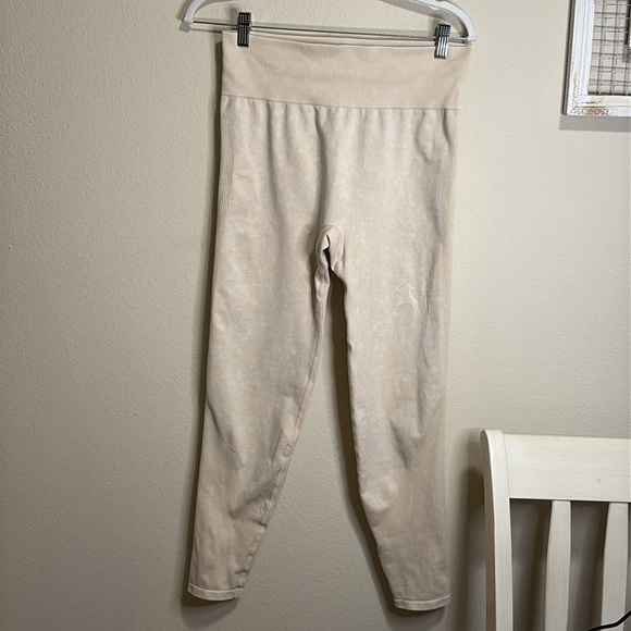 PINK Victoria's Secret Pants - Victoria's Secret PINK Seamless Cream Leggings Size Large